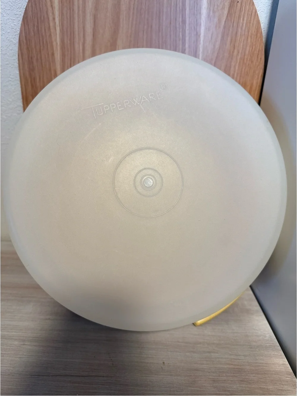 Vintage Tupperware Mustard Yellow Cake Taker Carrier